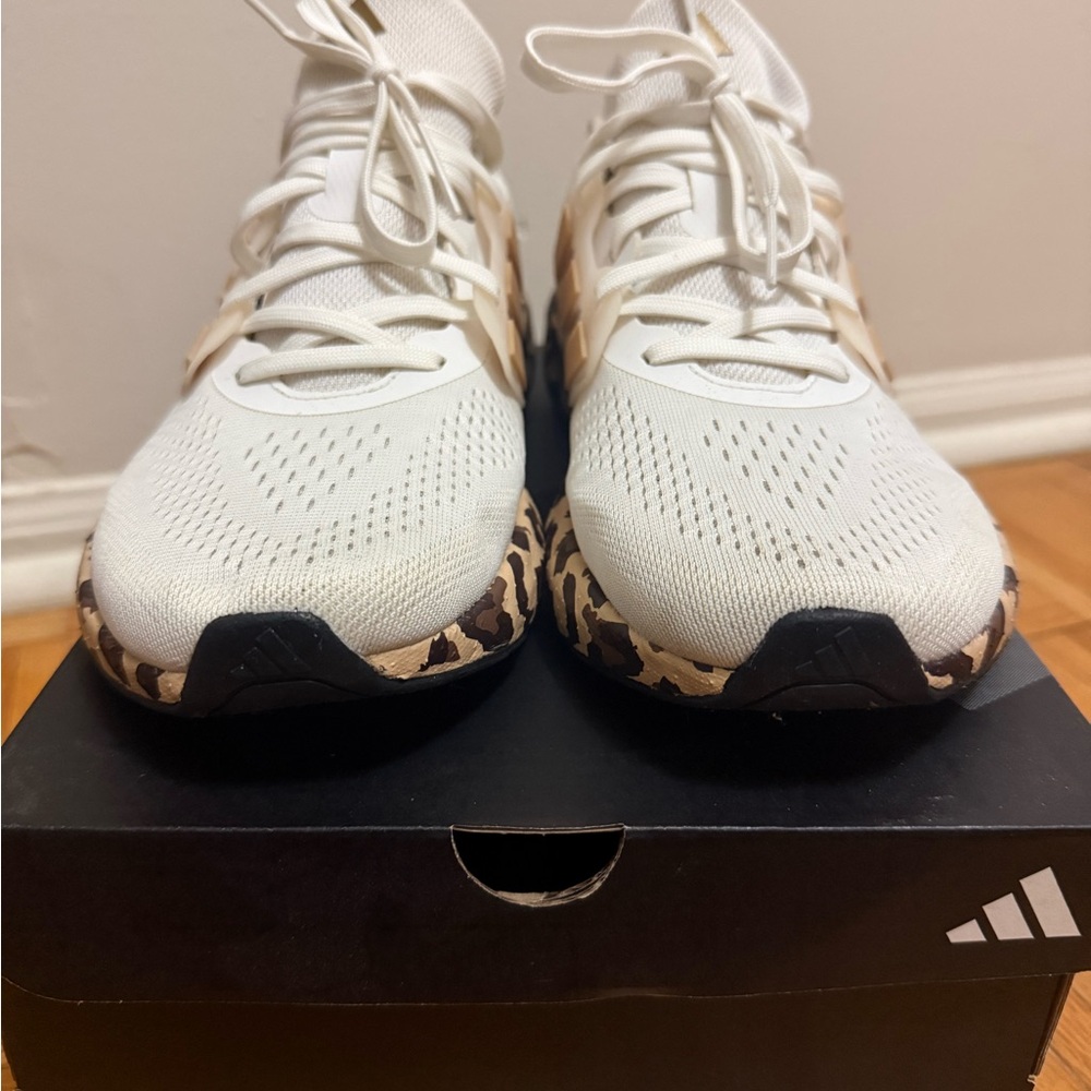 Adidas Women's Cream and Brown Athletic Shoes - Picture 8 of 9